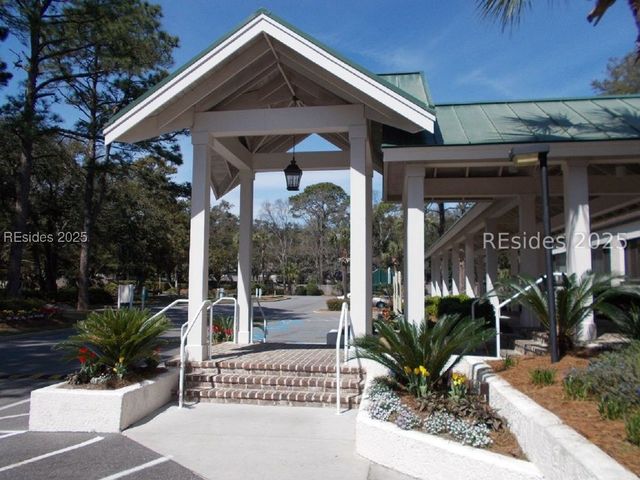 40 Folly Field Rd Apt B109, Hilton Head Island, SC 29928