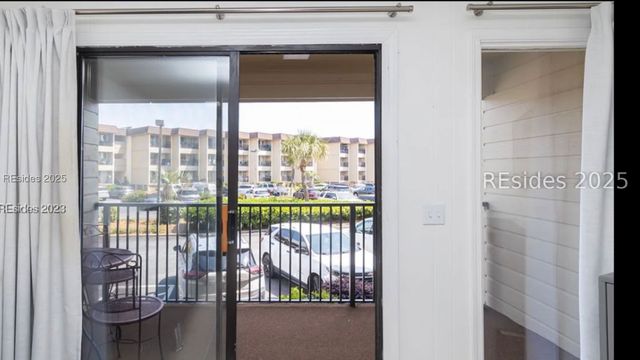 40 Folly Field Rd Apt B109, Hilton Head Island, SC 29928