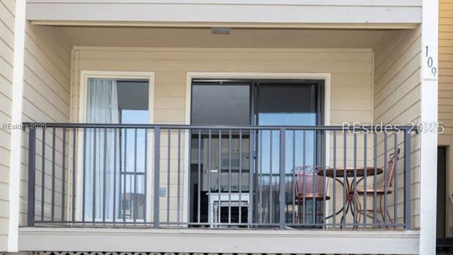 40 Folly Field Rd Apt B109, Hilton Head Island, SC 29928