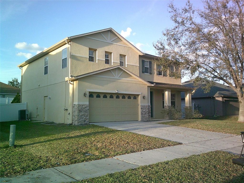Image 2 of property listing at 3026 ANQUILLA AVENUE, Clermont, FL 34711