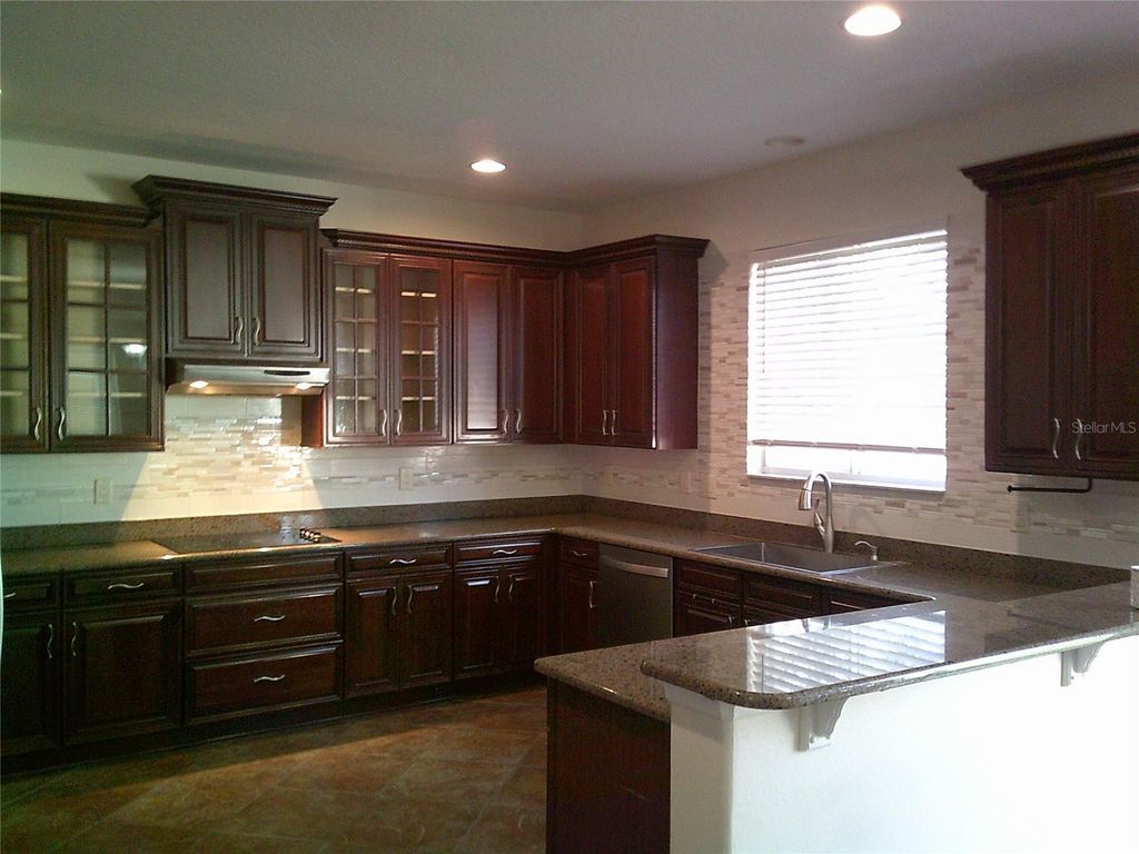 Image 11 of property listing at 3026 ANQUILLA AVENUE, Clermont, FL 34711