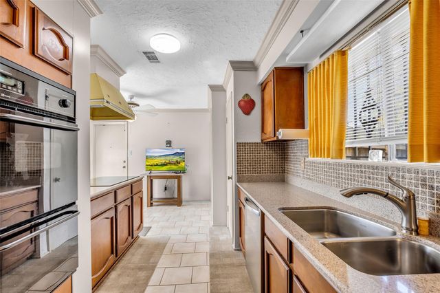 12326 Campos Drive, Houston, TX 77065