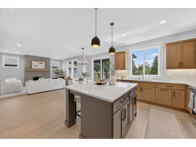 508 W 19TH St, La Center, WA 98629
