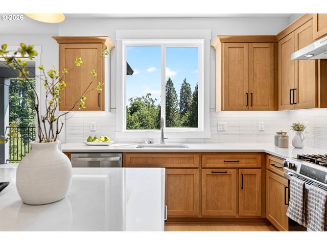 508 W 19TH St, La Center, WA 98629