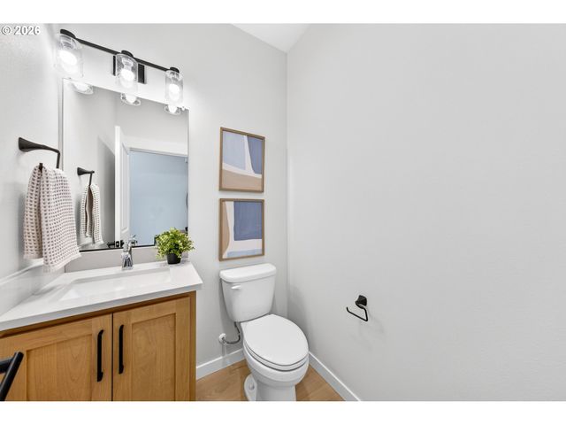 508 W 19TH St, La Center, WA 98629