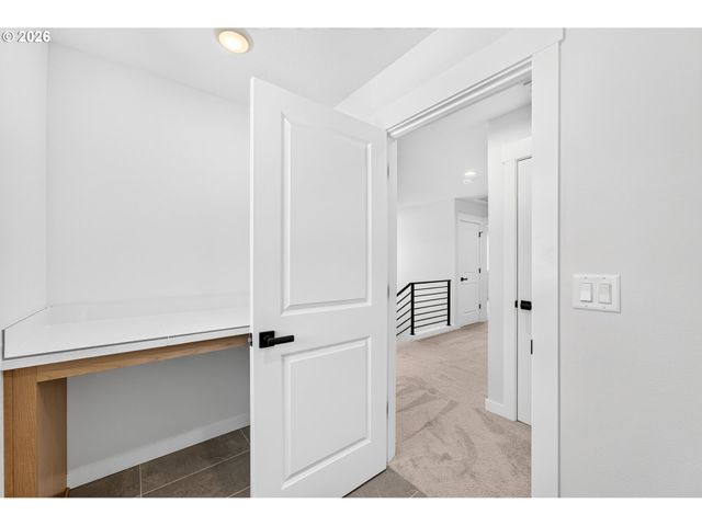 508 W 19TH St, La Center, WA 98629