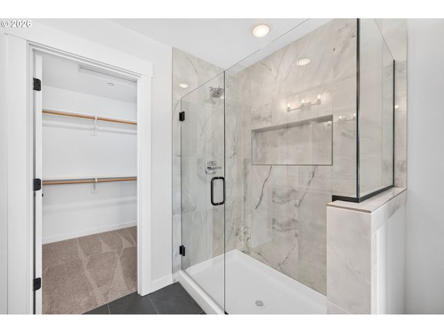 508 W 19TH St, La Center, WA 98629