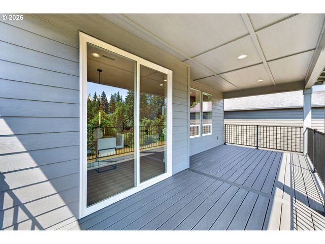 508 W 19TH St, La Center, WA 98629