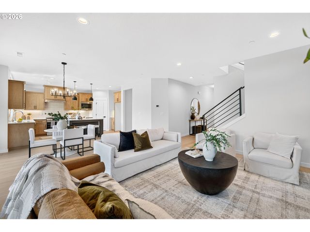508 W 19TH St, La Center, WA 98629