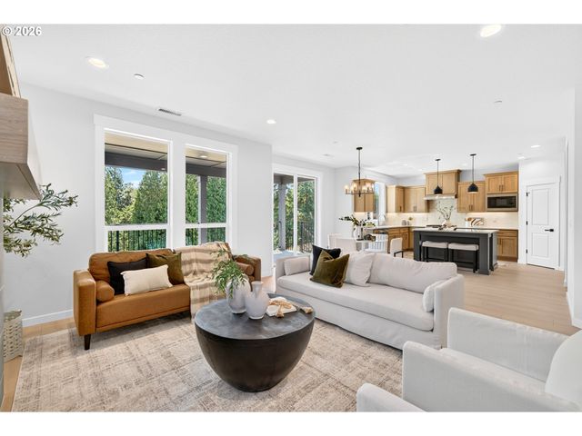 508 W 19TH St, La Center, WA 98629