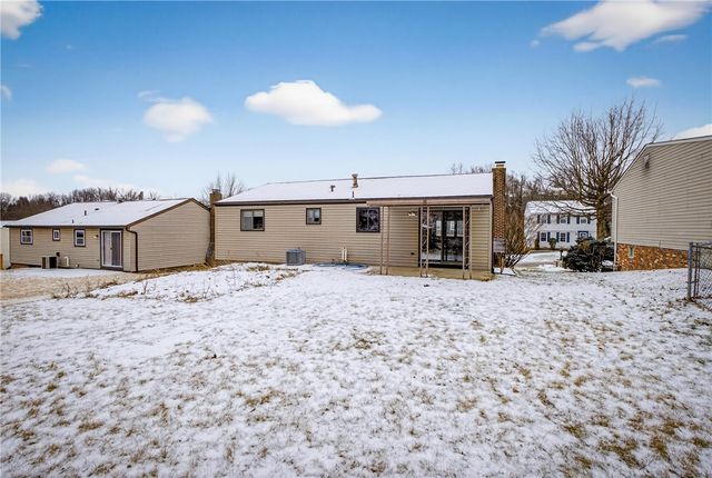 216 Manor Dr, Pleasant Hills, PA 15236