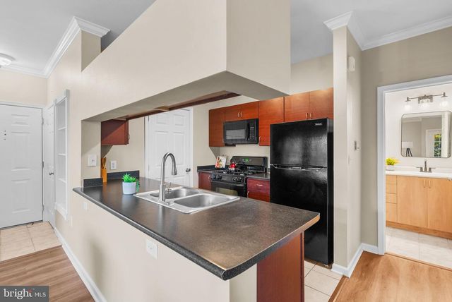 19621 GALWAY BAY CIR #302, Germantown, MD 20874