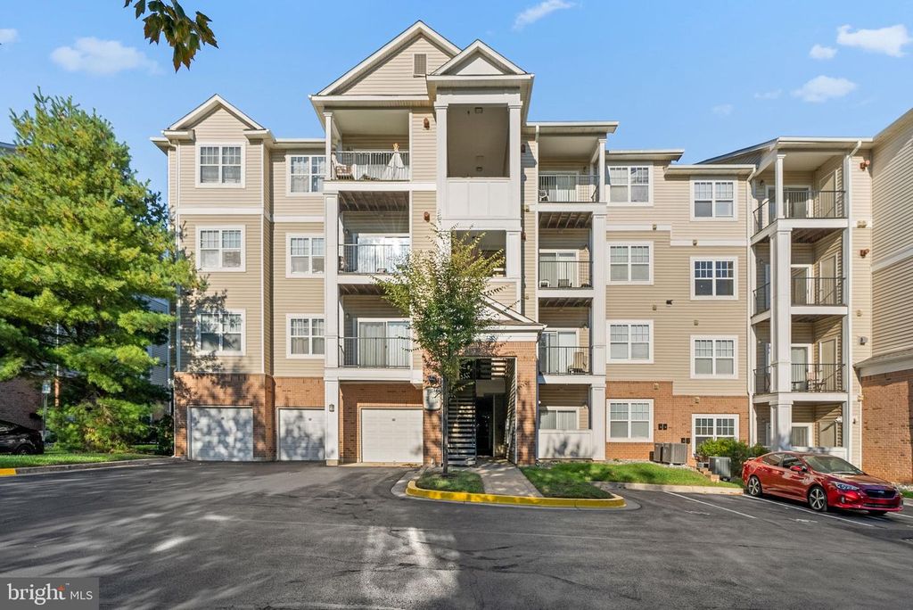 19621 GALWAY BAY CIR #302, Germantown, MD 20874