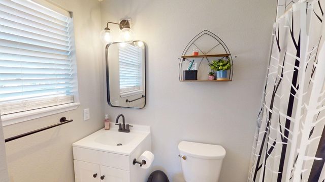 109 Carroll Drive, Athens, TX 75752