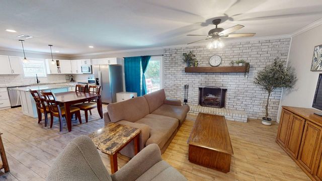 109 Carroll Drive, Athens, TX 75752