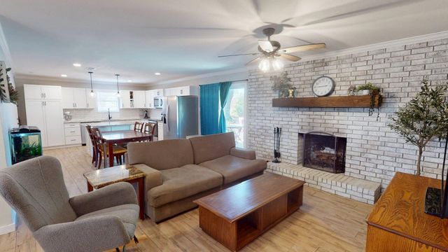 109 Carroll Drive, Athens, TX 75752