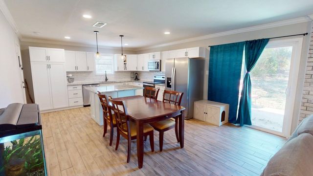 109 Carroll Drive, Athens, TX 75752