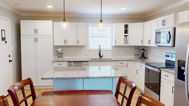 109 Carroll Drive, Athens, TX 75752