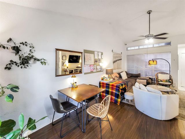 1015 E Yager LN 9, Austin, TX 78753