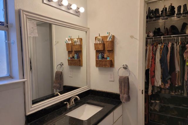 1015 E Yager LN 9, Austin, TX 78753