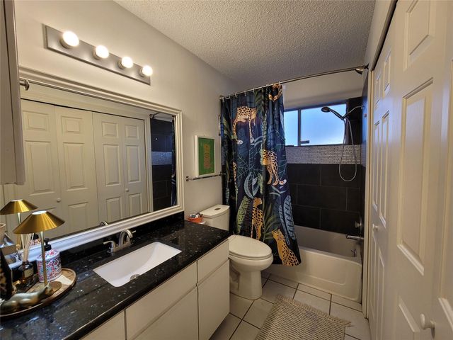 1015 E Yager LN 9, Austin, TX 78753