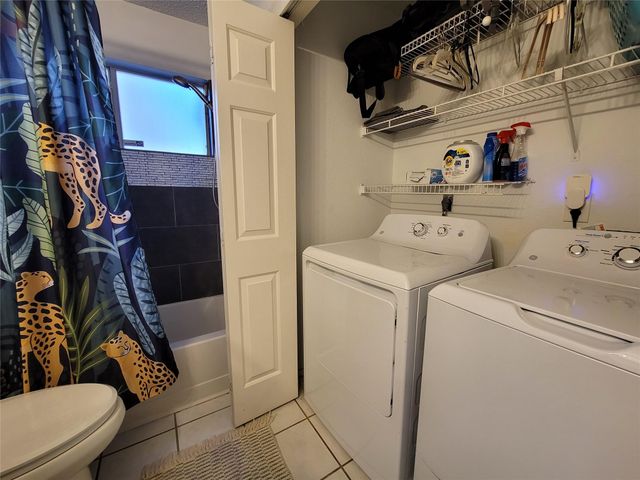 1015 E Yager LN 9, Austin, TX 78753