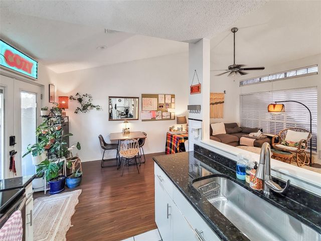 1015 E Yager LN 9, Austin, TX 78753