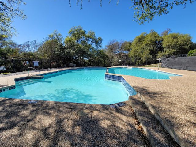 1015 E Yager LN 9, Austin, TX 78753