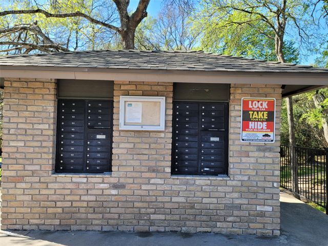 1015 E Yager LN 9, Austin, TX 78753