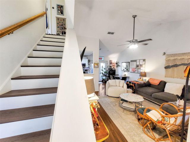 1015 E Yager LN 9, Austin, TX 78753