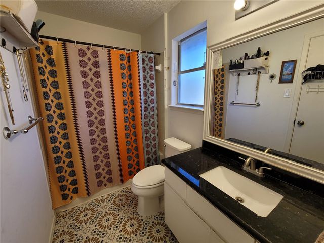 1015 E Yager LN 9, Austin, TX 78753