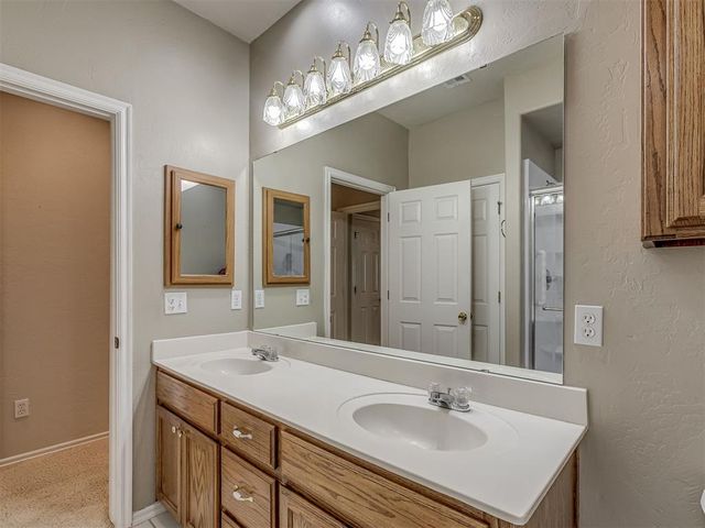 12515 W Greenlea Chase, Oklahoma City, OK 73170