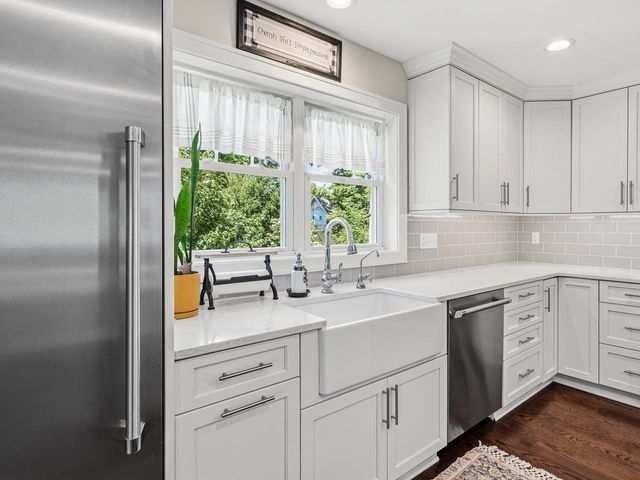 13 Cedar Point DRIVE, Williams Bay, WI 53191