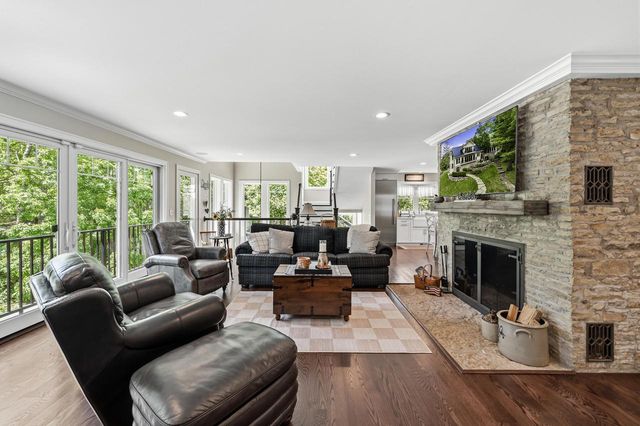 13 Cedar Point DRIVE, Williams Bay, WI 53191