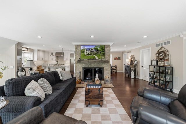 13 Cedar Point DRIVE, Williams Bay, WI 53191