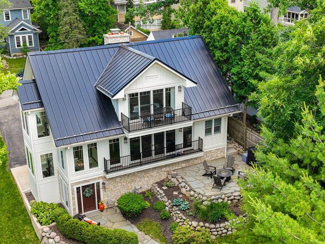 13 Cedar Point DRIVE, Williams Bay, WI 53191