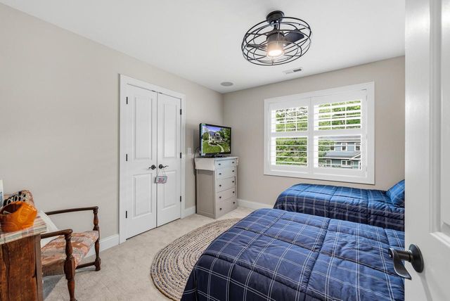 13 Cedar Point DRIVE, Williams Bay, WI 53191