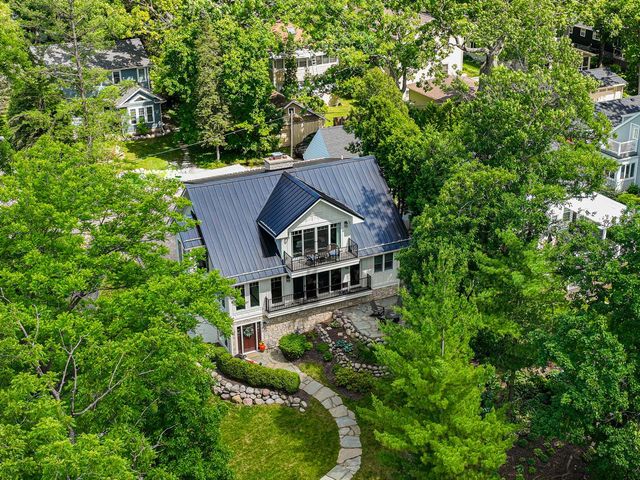 13 Cedar Point DRIVE, Williams Bay, WI 53191