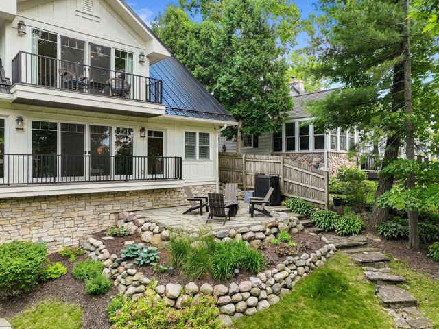 13 Cedar Point DRIVE, Williams Bay, WI 53191