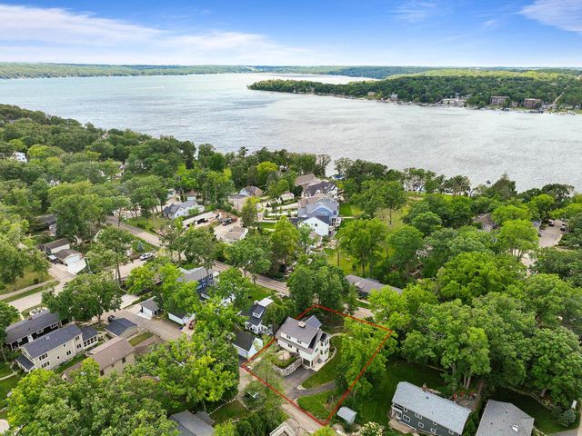 13 Cedar Point DRIVE, Williams Bay, WI 53191