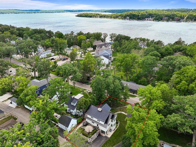 13 Cedar Point DRIVE, Williams Bay, WI 53191