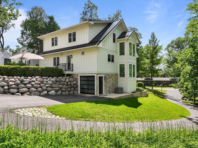 13 Cedar Point DRIVE, Williams Bay, WI 53191