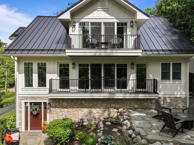 13 Cedar Point DRIVE, Williams Bay, WI 53191
