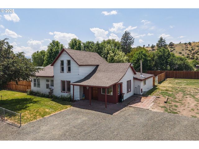 250 N JOHNSON St, Prairie City, OR 97869