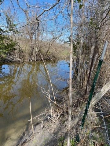 5914 Guettermann Ehler, Muldoon, TX 78945