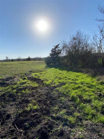 5914 Guettermann Ehler, Muldoon, TX 78945