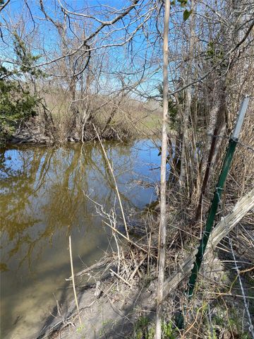 5914 Guettermann Ehler, Muldoon, TX 78945