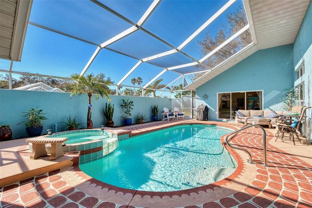 335 SAINT GEORGE COURT 1, Venice, FL 34293