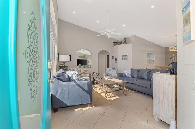 335 SAINT GEORGE COURT 1, Venice, FL 34293