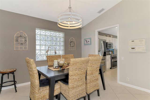 335 SAINT GEORGE COURT 1, Venice, FL 34293